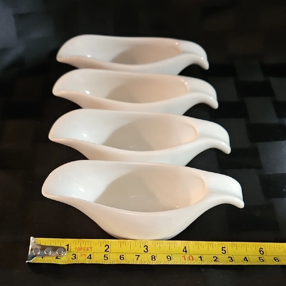 Set of 4 White Ceramic Gravy Sauce Boats, Individual Pourers